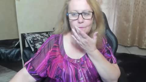 Snapshot of fraumartha chatting on September 27, 1:27 pm FrauMartha online show from September 27, 1:27 pm