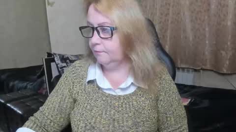 Snapshot of fraumartha chatting on November 11, 3:12 pm FrauMartha online show from November 11, 3:12 pm