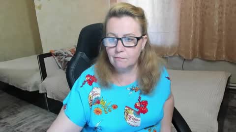 Snapshot of fraumartha chatting on May 2, 12:54 pm FrauMartha online show from May 2, 12:54 pm