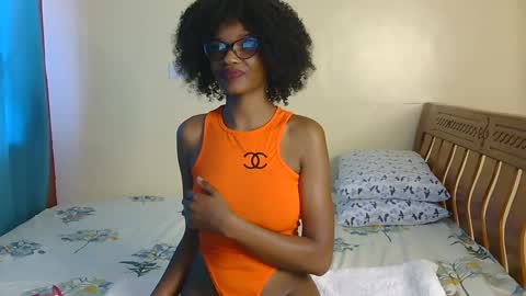 Nessa-Independent model online show from December 8, 9:24 am