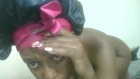 Snapshot of freaky_crammy chatting on October 18, 2:03 am freaky_crammy online show from October 18, 2:03 am