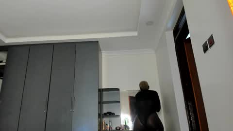 Kandy online show from April 4, 8:34 am