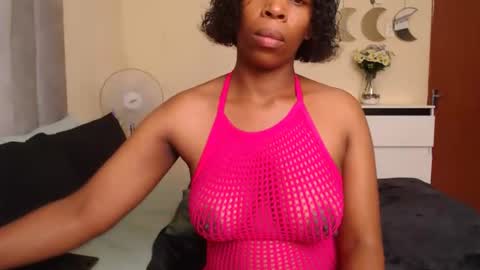 Snapshot of freaky_mikie chatting on February 22, 9:41 am freaky_mikie online show from February 22, 9:41 am