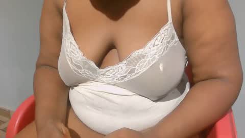 Snapshot of freaky_slut5 chatting on November 16, 3:56 am freaky slut5 online show from November 16, 3:56 am