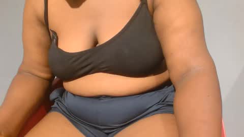 Snapshot of freaky_slut5 chatting on November 19, 4:23 am freaky slut5 online show from November 19, 4:23 am