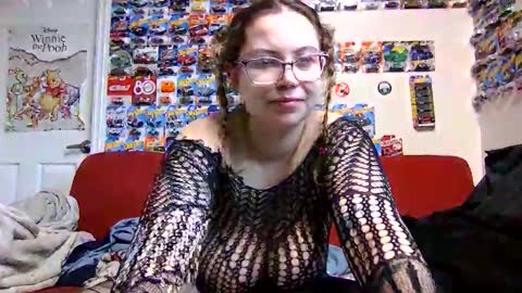 FreakyDreama online show from April 13, 1:49 pm
