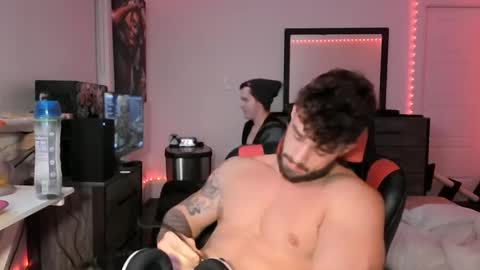 Snapshot of freakyfitking chatting on December 11, 1:37 am freakyfitking online show from December 11, 1:37 am