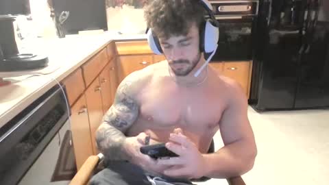 Snapshot of freakyfitking chatting on January 1, 2:51 am freakyfitking online show from January 1, 2:51 am