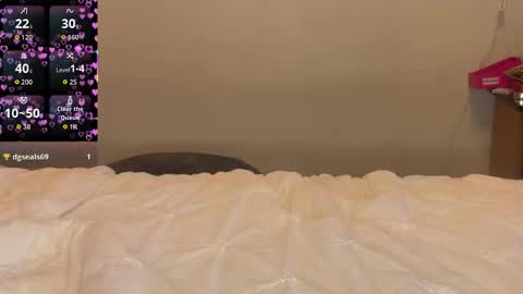 freakygamergirl online show from December 1, 10:26 pm