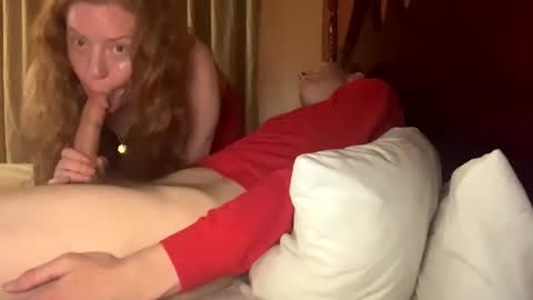 Snapshot of freckledfreaks chatting on February 12, 12:48 am Me Myself Irene online show from February 12, 12:48 am