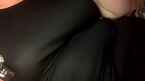 Snapshot of freckledfreaks chatting on February 15, 7:49 am Me Myself Irene online show from February 15, 7:49 am