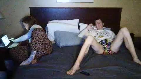 Snapshot of freckledfreaks chatting on February 22, 7:12 am Me Myself Irene online show from February 22, 7:12 am