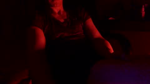 Snapshot of freckledfreaks chatting on March 8, 9:06 am Me Myself Irene online show from March 8, 9:06 am