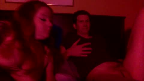 Snapshot of freckledfreaks chatting on March 12, 8:08 am Me Myself Irene online show from March 12, 8:08 am