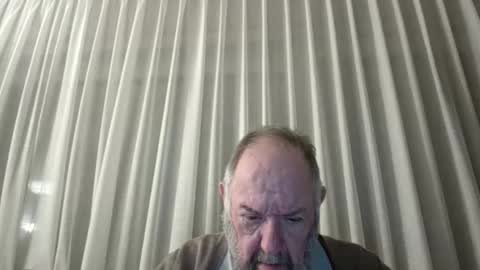 Snapshot of fredaldavid chatting on October 16, 9:27 pm David Fredal online show from October 16, 9:27 pm