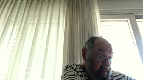 Snapshot of fredaldavid chatting on July 6, 8:22 am David Fredal online show from July 6, 8:22 am