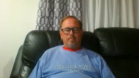Snapshot of freddieknuck chatting on June 18, 4:24 am Just Fred online show from June 18, 4:24 am