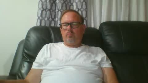 Snapshot of freddieknuck chatting on June 22, 4:42 am Just Fred online show from June 22, 4:42 am