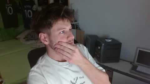 Snapshot of freddy_star chatting on April 26, 2:26 pm Frederick Perin online show from April 26, 2:26 pm