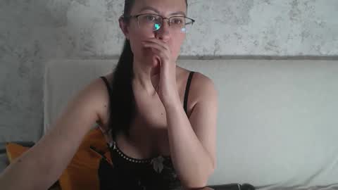 frederica_ online show from October 4, 9:29 am