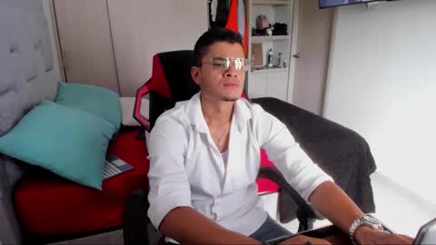 Snapshot of fredericsloan chatting on February 16, 4:58 pm Frederic Sloan online show from February 16, 4:58 pm