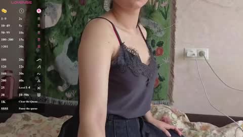 Mia online show from May 22, 5:03 am