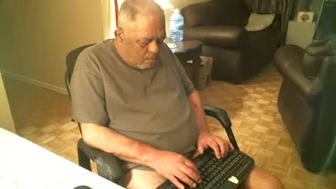 Snapshot of fredthetiger chatting on June 20, 3:42 am fredthetiger online show from June 20, 3:42 am