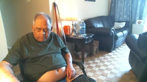 Snapshot of fredthetiger chatting on June 24, 3:11 pm fredthetiger online show from June 24, 3:11 pm