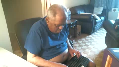 Snapshot of fredthetiger chatting on July 2, 11:44 pm fredthetiger online show from July 2, 11:44 pm