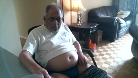 Snapshot of fredthetiger chatting on July 6, 3:14 pm fredthetiger online show from July 6, 3:14 pm