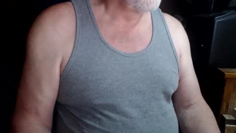 Snapshot of free_amos chatting on November 11, 6:35 am free_amos online show from November 11, 6:35 am