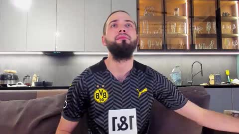 Snapshot of free_man___ chatting on November 6, 3:24 pm Andrew online show from November 6, 3:24 pm