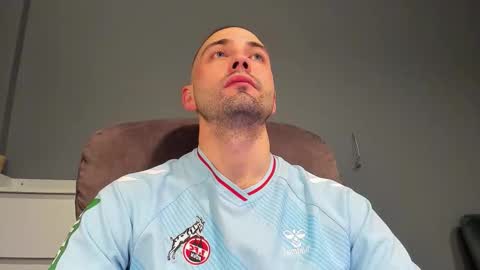 Snapshot of free_man___ chatting on November 23, 2:11 am Andrew online show from November 23, 2:11 am