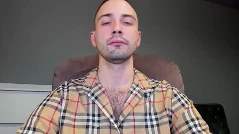 Snapshot of free_man___ chatting on November 26, 5:58 pm Andrew online show from November 26, 5:58 pm