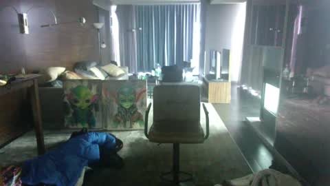 Snapshot of freesoulmovement chatting on December 22, 5:21 pm jasmineandaladin69 online show from December 22, 5:21 pm