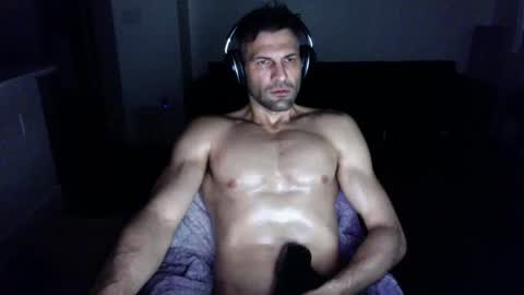 Snapshot of freesoulmovement chatting on January 6, 6:36 am jasmineandaladin69 online show from January 6, 6:36 am