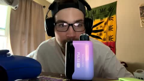 Snapshot of freezeskiii chatting on September 9, 10:09 pm freezeskiii online show from September 9, 10:09 pm