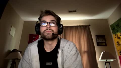 Snapshot of freezeskiii chatting on December 20, 6:37 pm freezeskiii online show from December 20, 6:37 pm