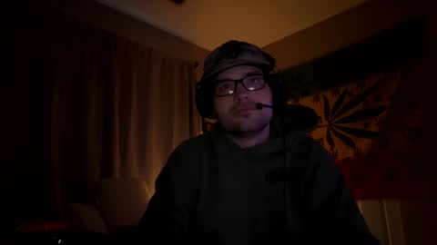 Snapshot of freezeskiii chatting on February 23, 12:35 pm freezeskiii online show from February 23, 12:35 pm