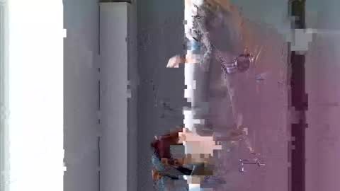 Snapshot of french_666999 chatting on January 22, 1:21 pm French 666999 online show from January 22, 1:21 pm