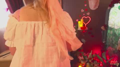 Louise or Lou 3 online show from February 15, 2:47 pm