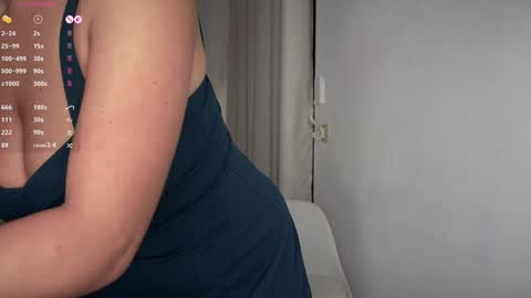 Snapshot of french_riv1era chatting on September 23, 7:17 pm Lola and Jon - online show from September 23, 7:17 pm