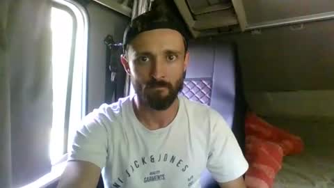 Snapshot of french_truck chatting on May 13, 5:10 pm french_truck online show from May 13, 5:10 pm