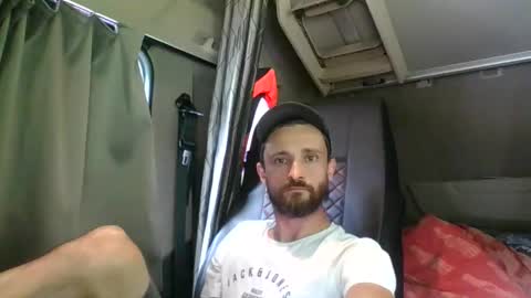 Snapshot of french_truck chatting on May 14, 12:45 pm french_truck online show from May 14, 12:45 pm