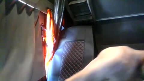 Snapshot of french_truck chatting on May 20, 2:34 pm french_truck online show from May 20, 2:34 pm