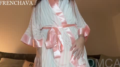 Snapshot of frenchava chatting on October 5, 1:59 am Ava online show from October 5, 1:59 am