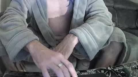 Snapshot of frenchbeardman chatting on September 27, 12:26 am Thechaudieres online show from September 27, 12:26 am