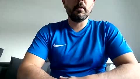 Snapshot of frenchhard0000 chatting on December 23, 11:25 am Horny french hard online show from December 23, 11:25 am