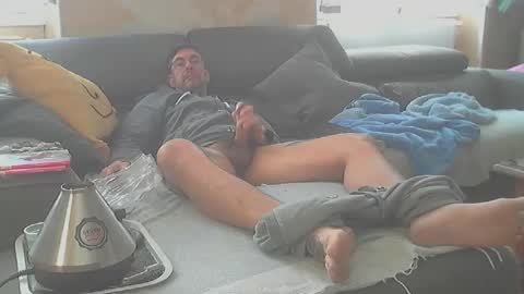 frenchpapalover online show from December 3, 8:27 am