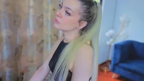 fresita_pink_ online show from July 23, 9:24 pm